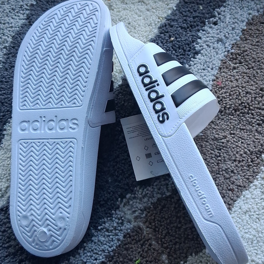 NWT Black and white Adidas slides - Picture 5 of 7
